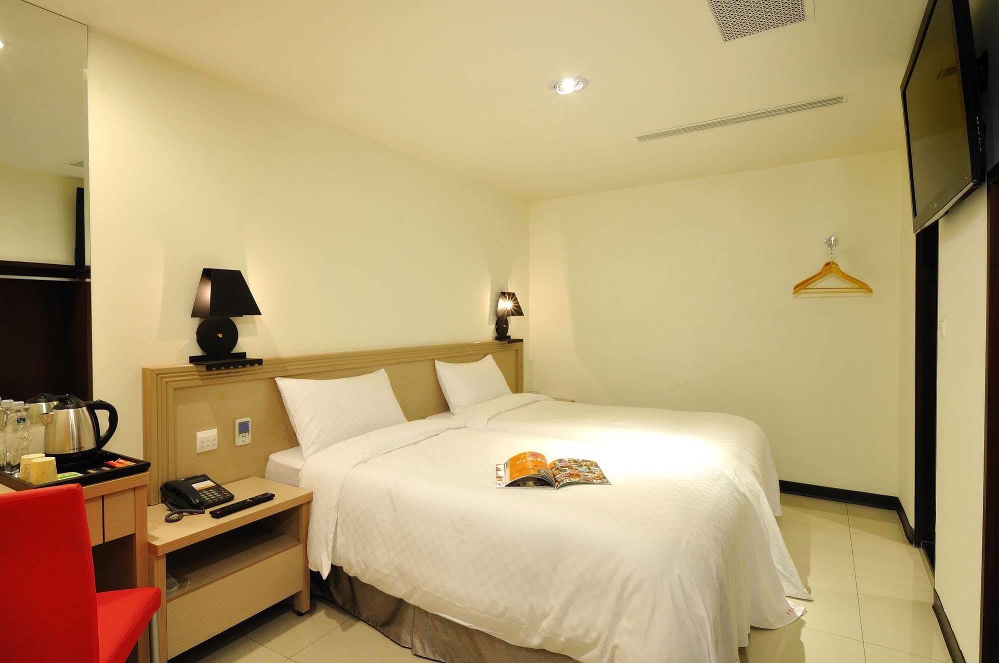 Bravo Hotel Taichung Dış mekan fotoğraf
