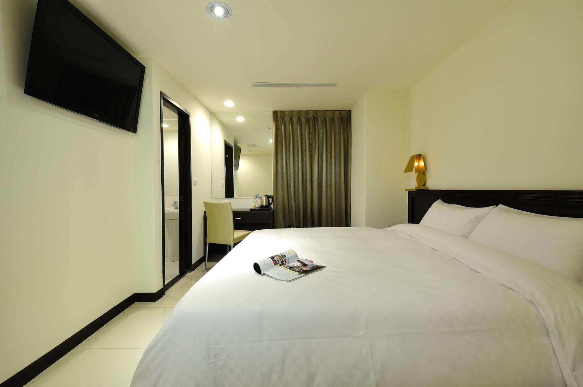 Bravo Hotel Taichung Dış mekan fotoğraf