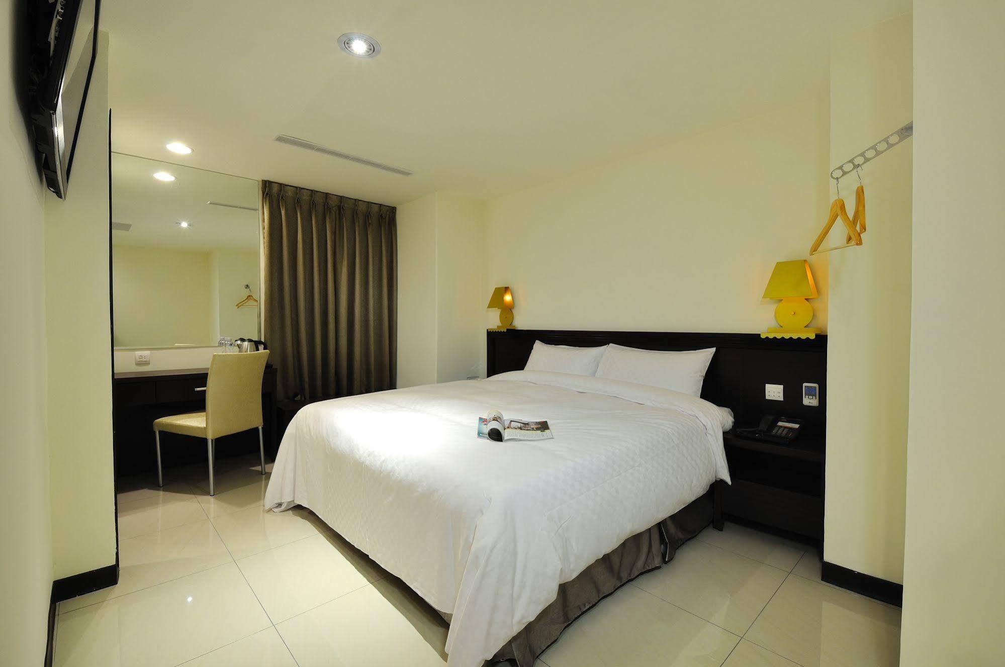 Bravo Hotel Taichung Dış mekan fotoğraf