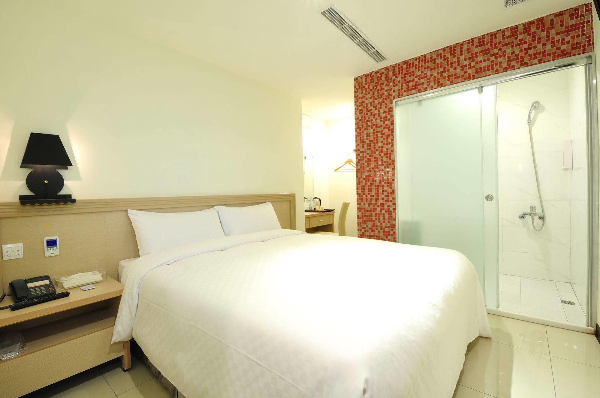 Bravo Hotel Taichung Dış mekan fotoğraf